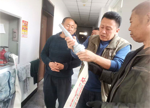 消防很重要，我院定期举行消防演练给养员们提供一个安全的住院环境。